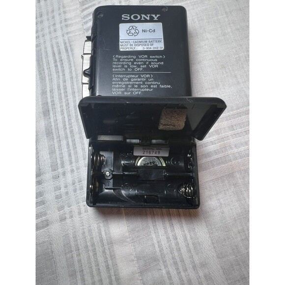 SONY V-O-R M-677V Microcassette Recorder - Picture 4 of 4